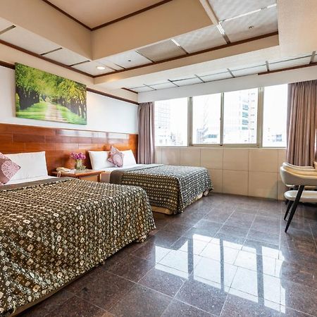 Yi Pin Business Hotel Taoyuan Exterior photo