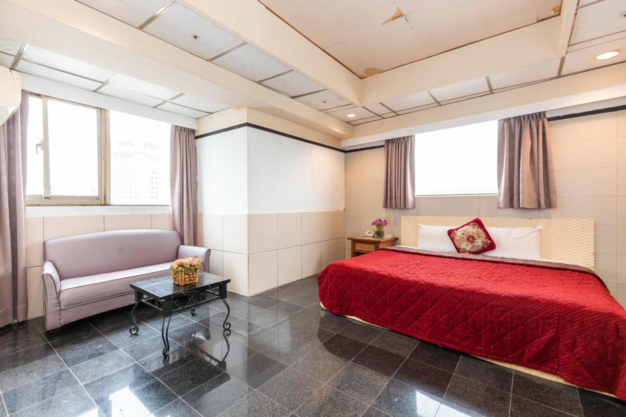 Yi Pin Business Hotel Taoyuan Exterior photo