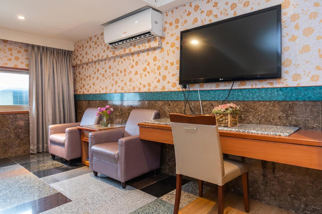 Yi Pin Business Hotel Taoyuan Exterior photo