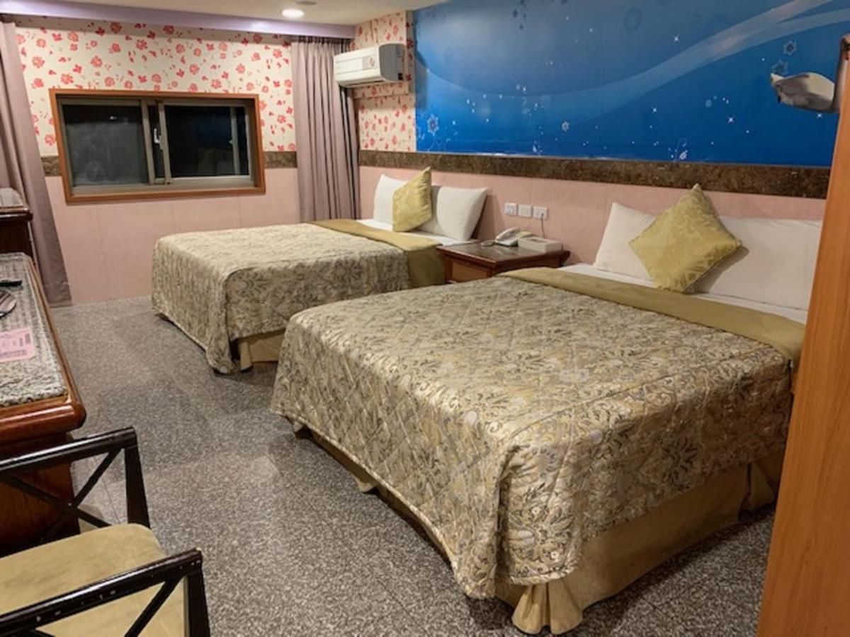 Yi Pin Business Hotel Taoyuan Exterior photo