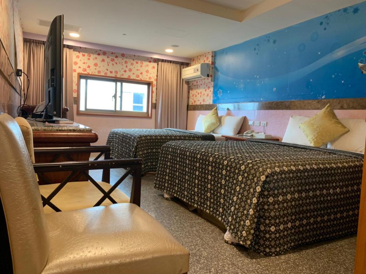 Yi Pin Business Hotel Taoyuan Exterior photo